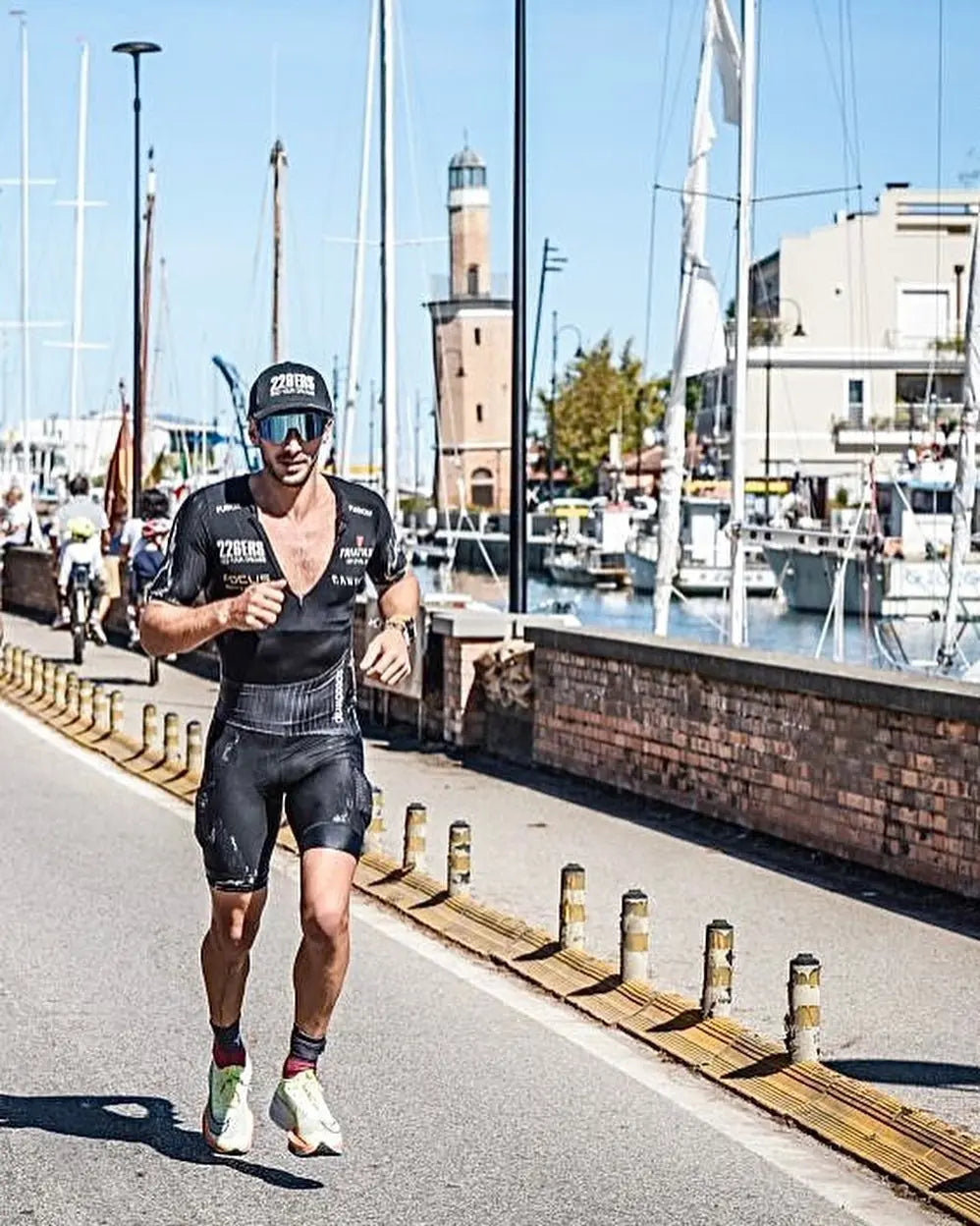 Wereldkampioen kiteboarden Youri Zoon voltooit de Ironman Emilia-Romagna!