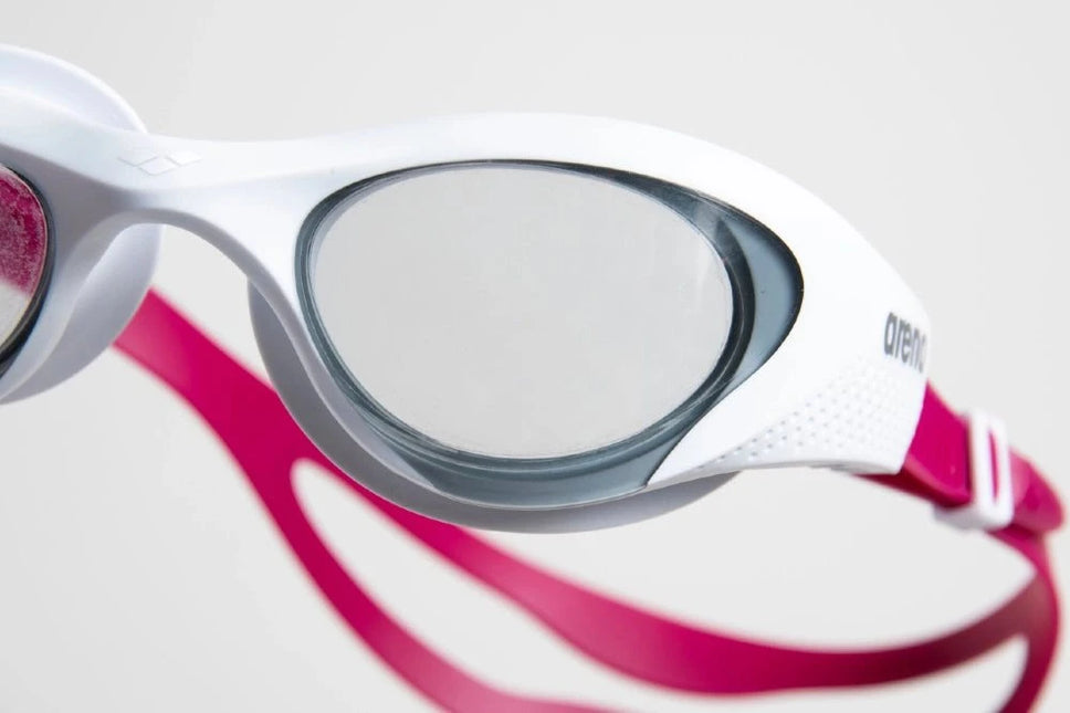 Arena | Die eine Frau | Rauch/Weiß/Lila