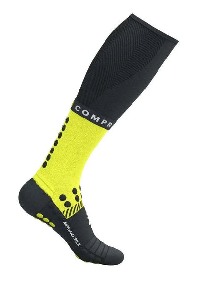 Compressport | Full Socks Winter Run | Black / Safe Yellow