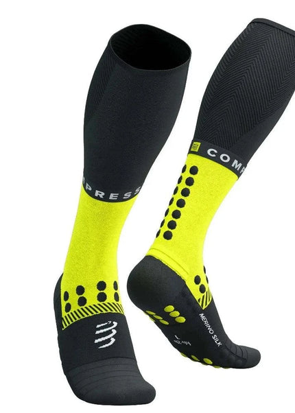 Compressport | Full Socks Winter Run | Black / Safe Yellow