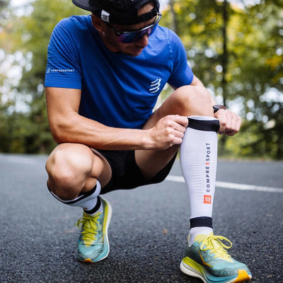 Compressport Pro Racing v4.0 Ultralight Run High Compressiesokken Wit/Zilver Compressport Pro Racing v4.0 Ultralight Run High Compressiesokken Wit/Zilver
