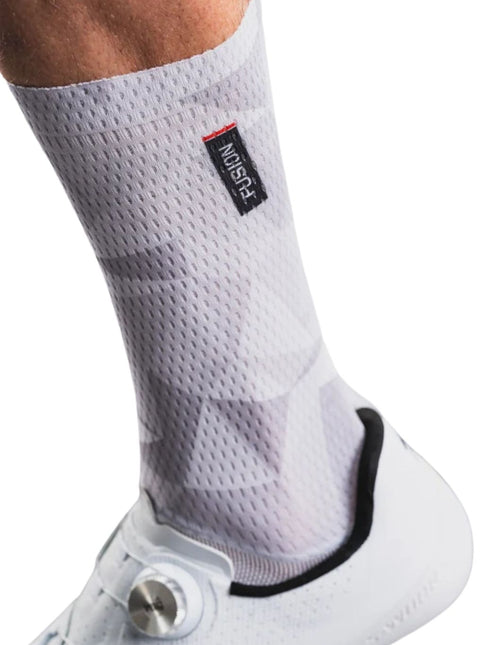 FUSION | TEMPO Aero Sock | Unisex | White / Grey