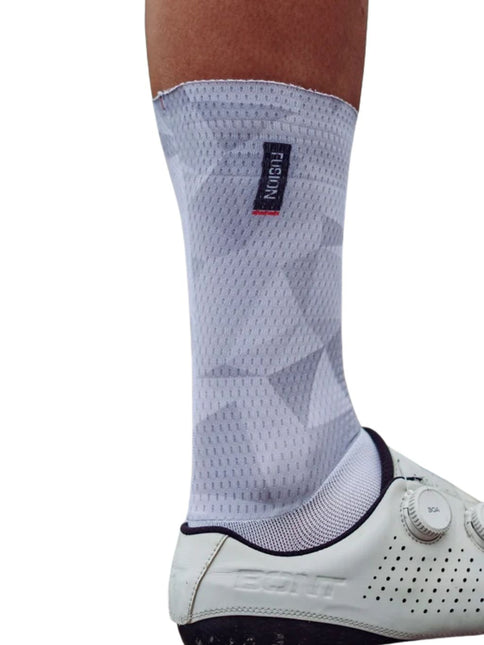 FUSION | TEMPO Aero Sock | Unisex | White / Grey