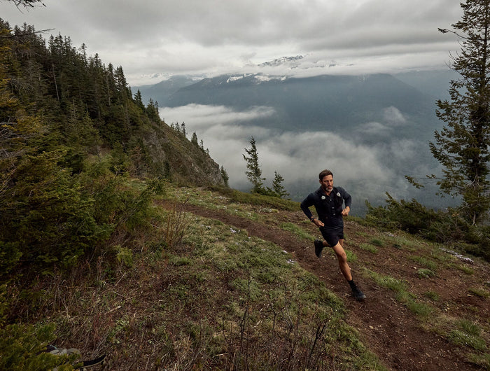 LAAT FAMILIE EN VRIENDEN JE ACTIVITEITEN VOLGEN VIA EEN LTE-VERBINDING