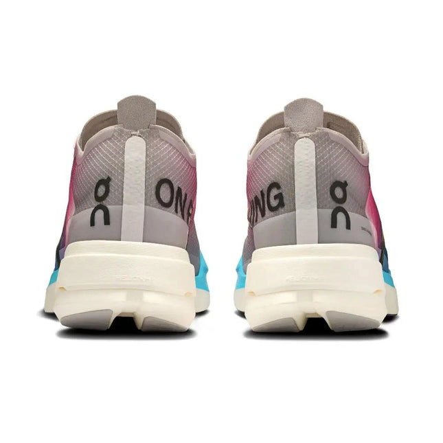 ON | Cloudboom Strike | Men | White / Horizon