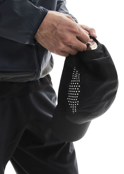 ON | Lightweight Cap | Black