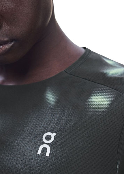 ON | Performance Long T-Shirt | Lumos Black | Dames