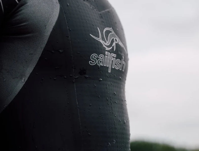 De innovatieve coating minimaliseert de wrijvingsweerstand van het water. Zorgt voor minder weerstand en een snellere, efficiëntere voortstuwing bij elke slag.