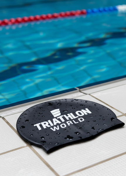 TriathlonWorld | Klassische Silikon-Badekappe | Schwarz / Weiß