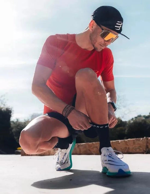 Compressport | Pro Marathon Socken V2 | Schwarz-Weiss