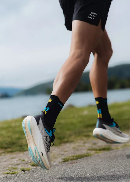 Compressport | Pro Racing Socks V4 | Run High | IRONMAN 2026 | Black