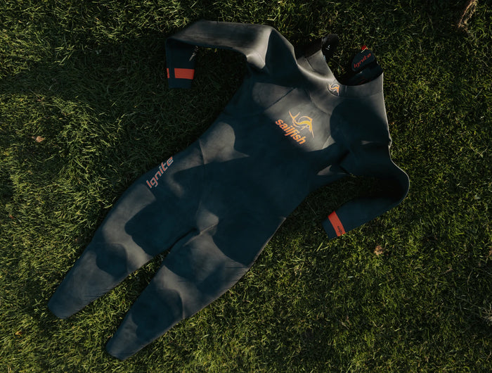 Het flexibele Speedflex neopreen combineert comfortabele bewegingsvrijheid met ondersteunend drijfvermogen, zodat je stabiel en ontspannen door het water glijdt.