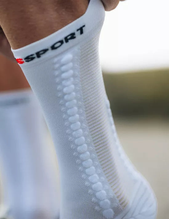 Compressport | Pro Racing Socks V4 | Bike | Black / White Compressport